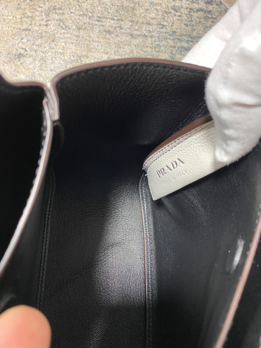 프라다 비텔로다이노토트백 화이트8.jpg