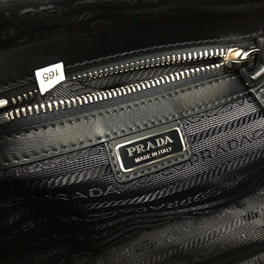 프라다 사피아나브릭숄더백 블랙7.jpg