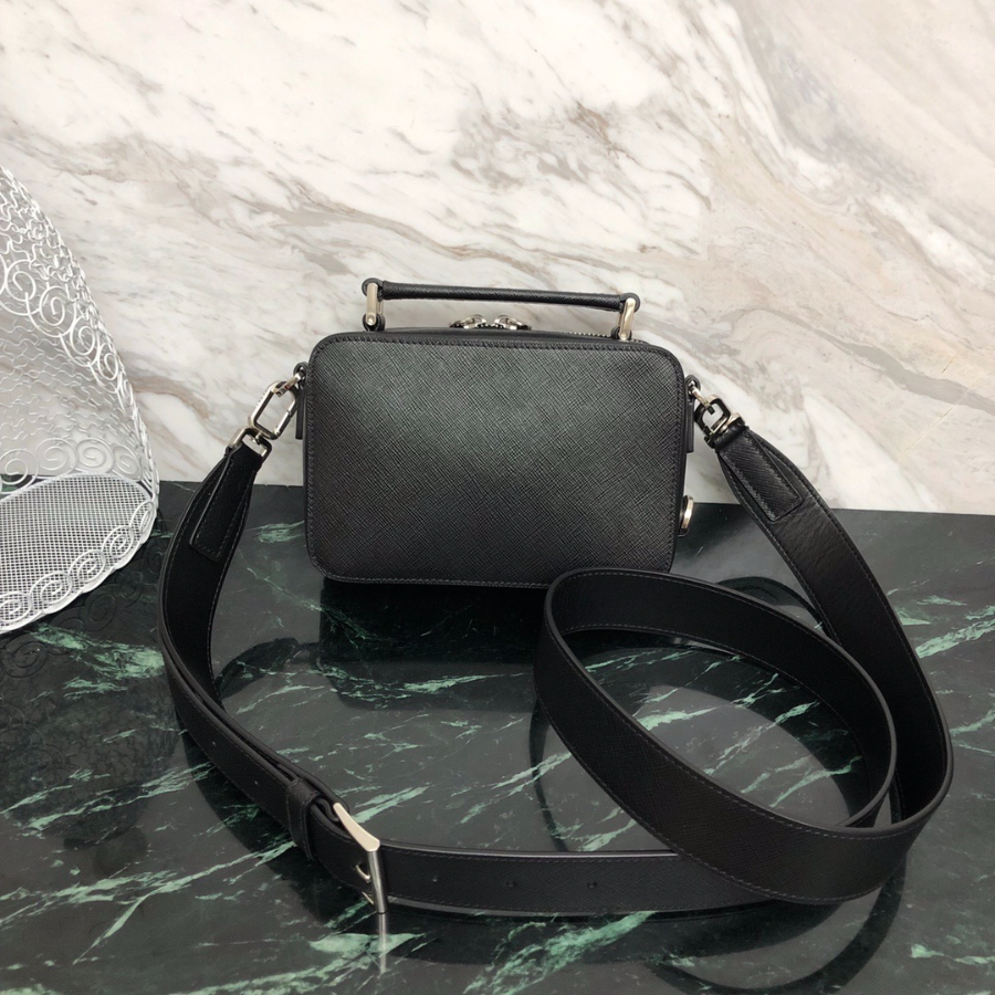 프라다 사피아나브릭숄더백 블랙2.jpg