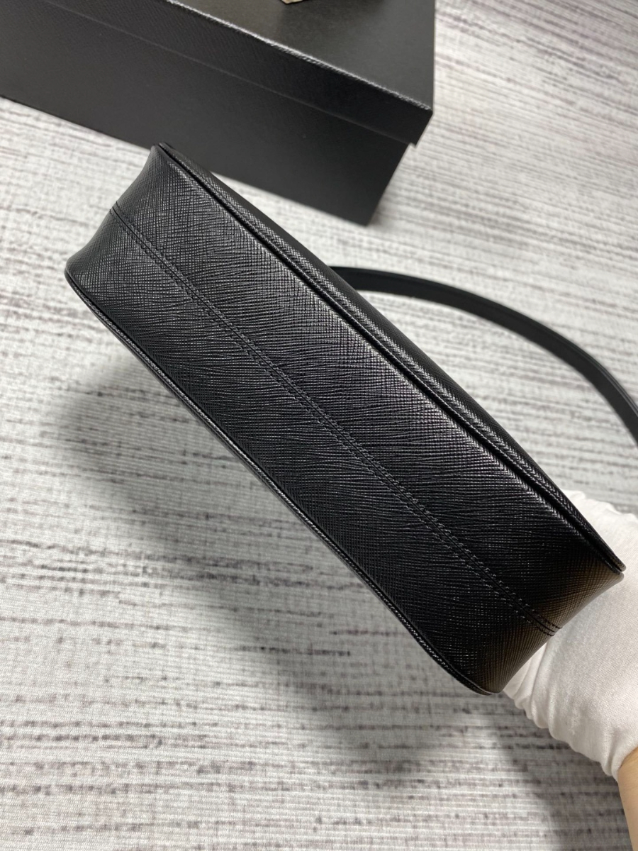 프라다 사피아노호보백 블랙6.jpg