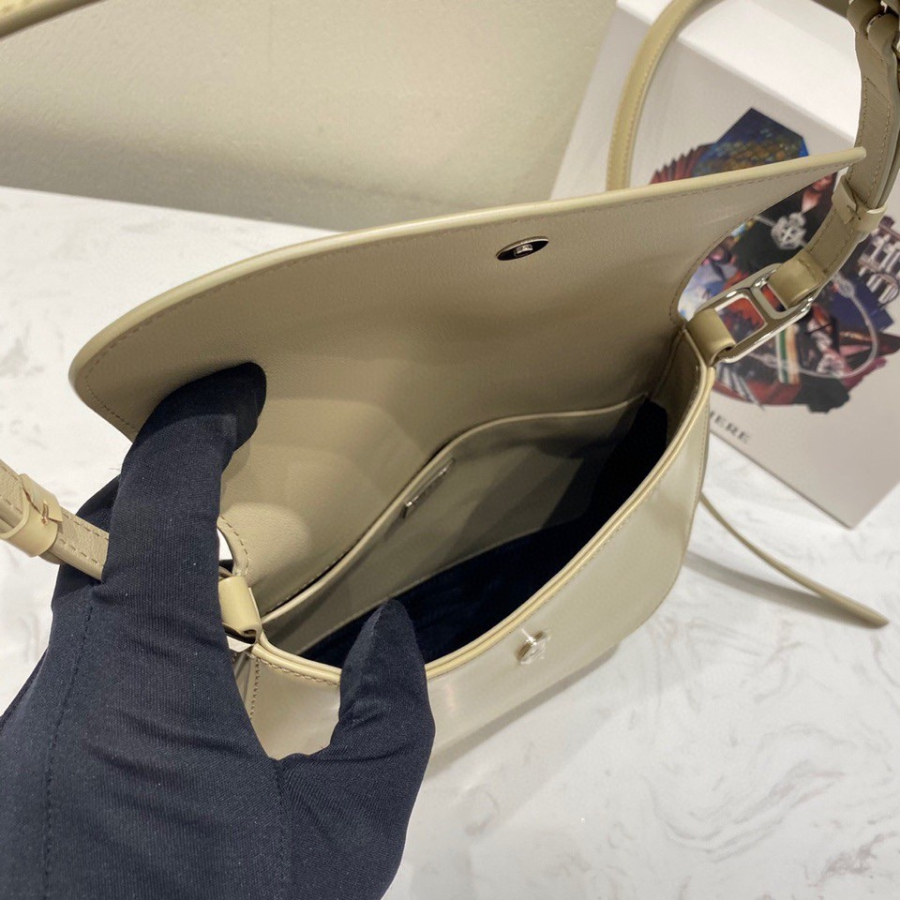 프라다 클로에브러시드숄더백 라이트그린6.jpg