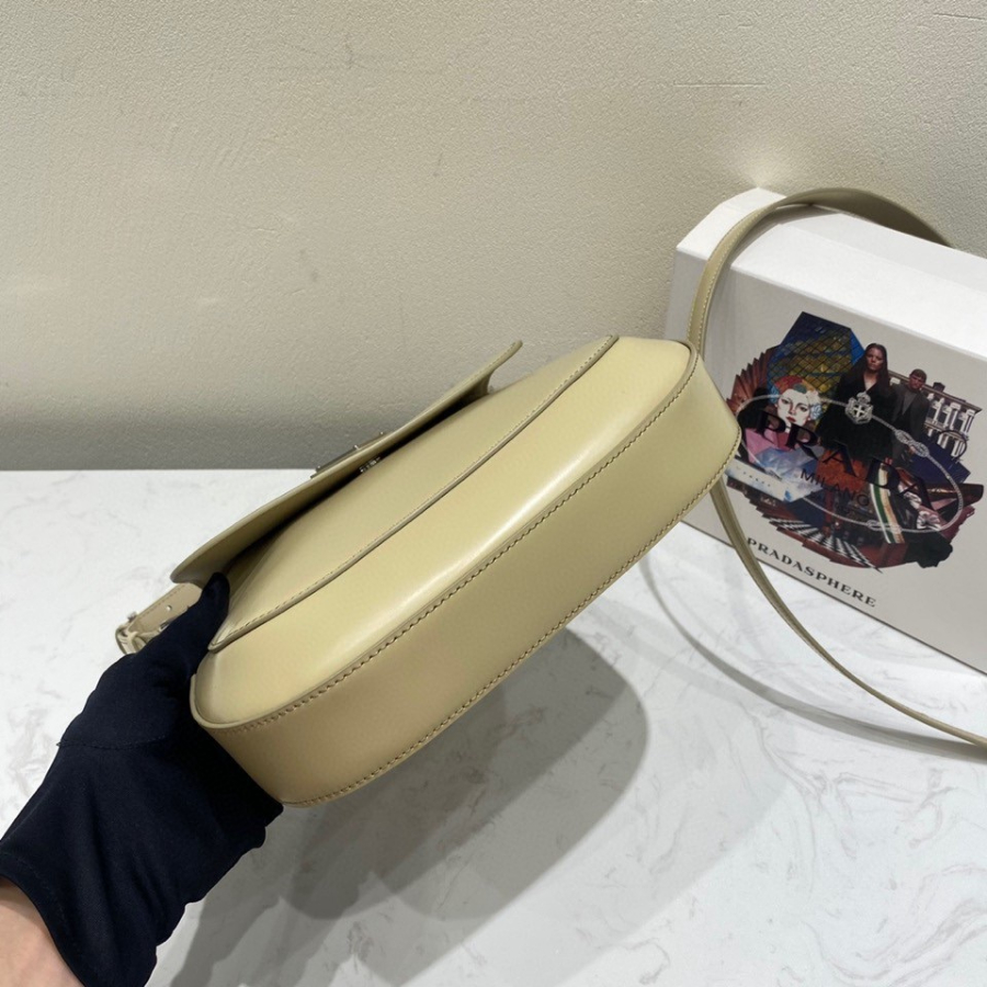 프라다 클로에브러시드숄더백 라이트그린4.jpg