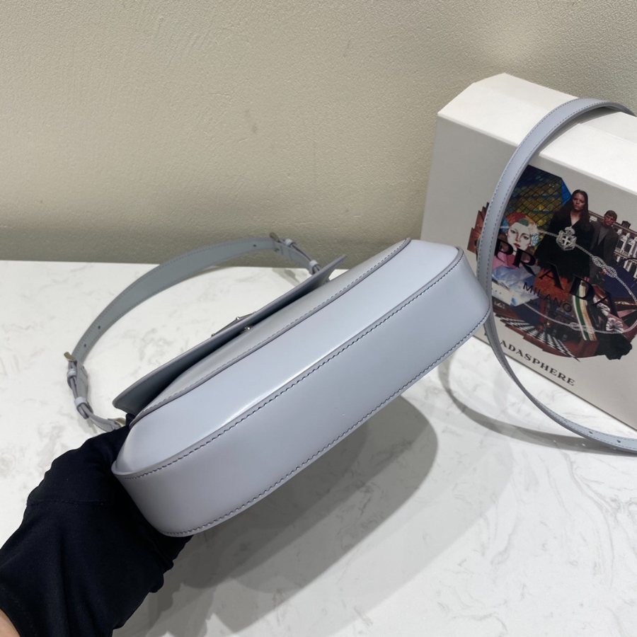 프라다 클로에브러시드숄더백 라이트블루4.jpg