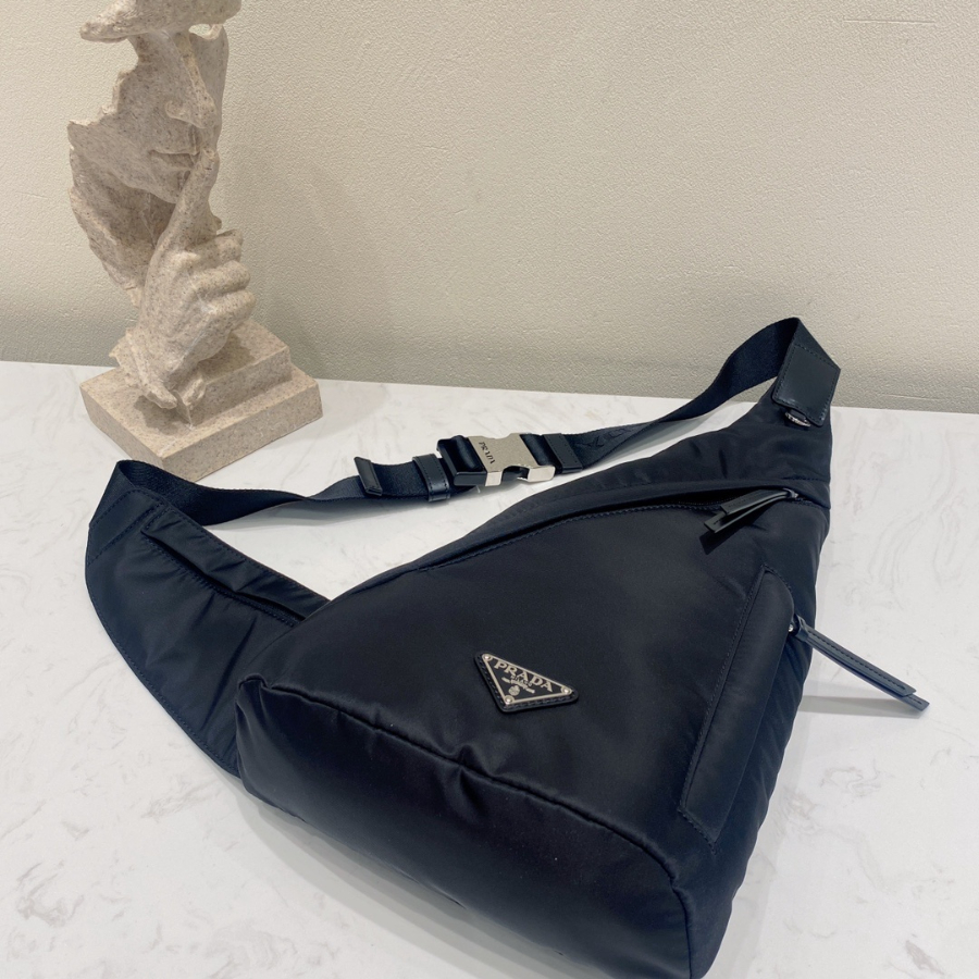 프라다 리나일론레더백팩 블랙4.jpg