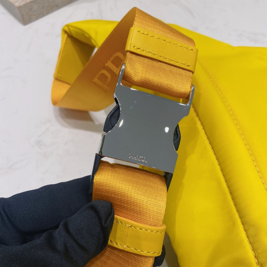 프라다 리나일론레더백팩 옐로우5.jpg