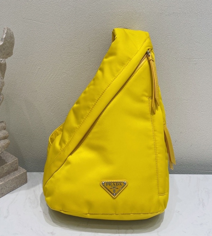 프라다 리나일론레더백팩 옐로우1 (1).jpg