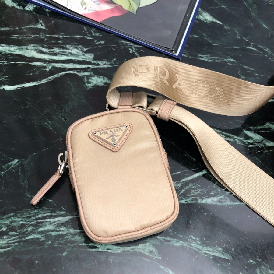 프라다 삼각로고포켓숄더백 라이트핑크7.jpg