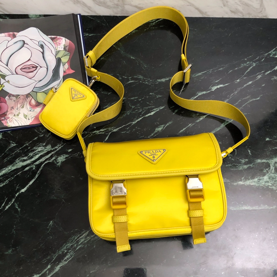 프라다 삼각로고포켓숄더백 옐로우2.jpg