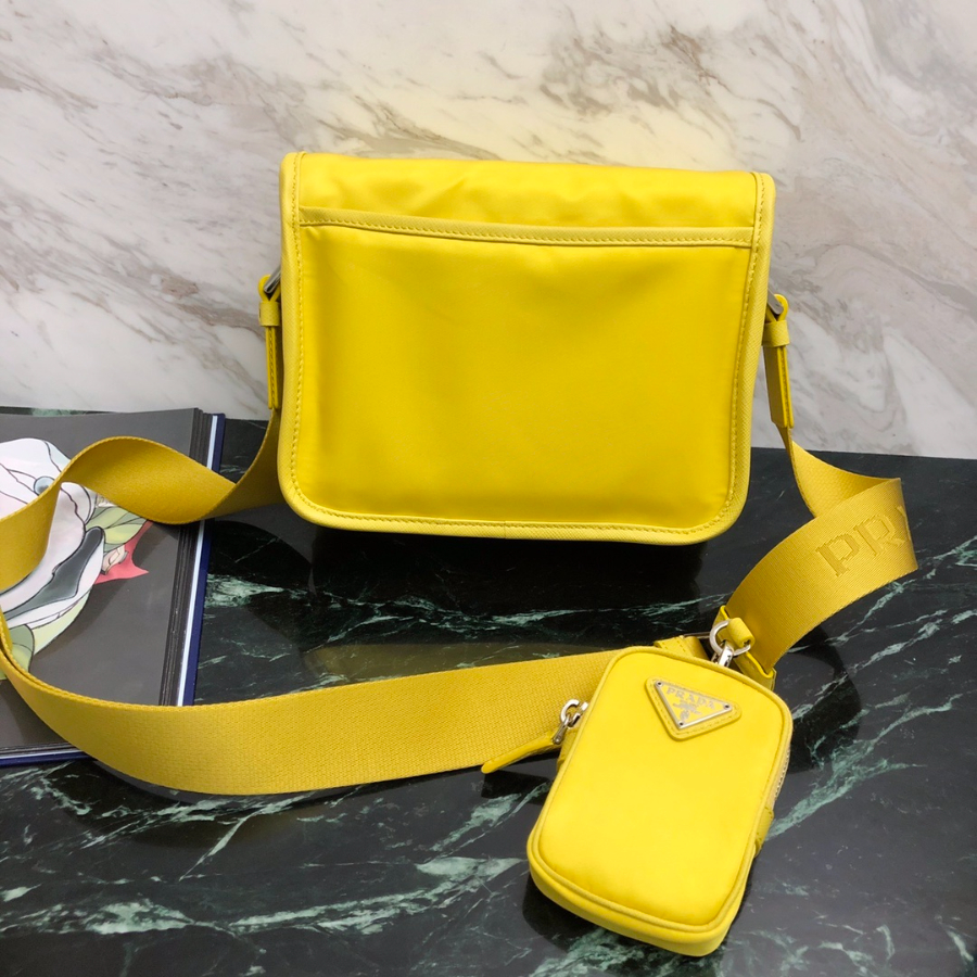 프라다 삼각로고포켓숄더백 옐로우3.jpg