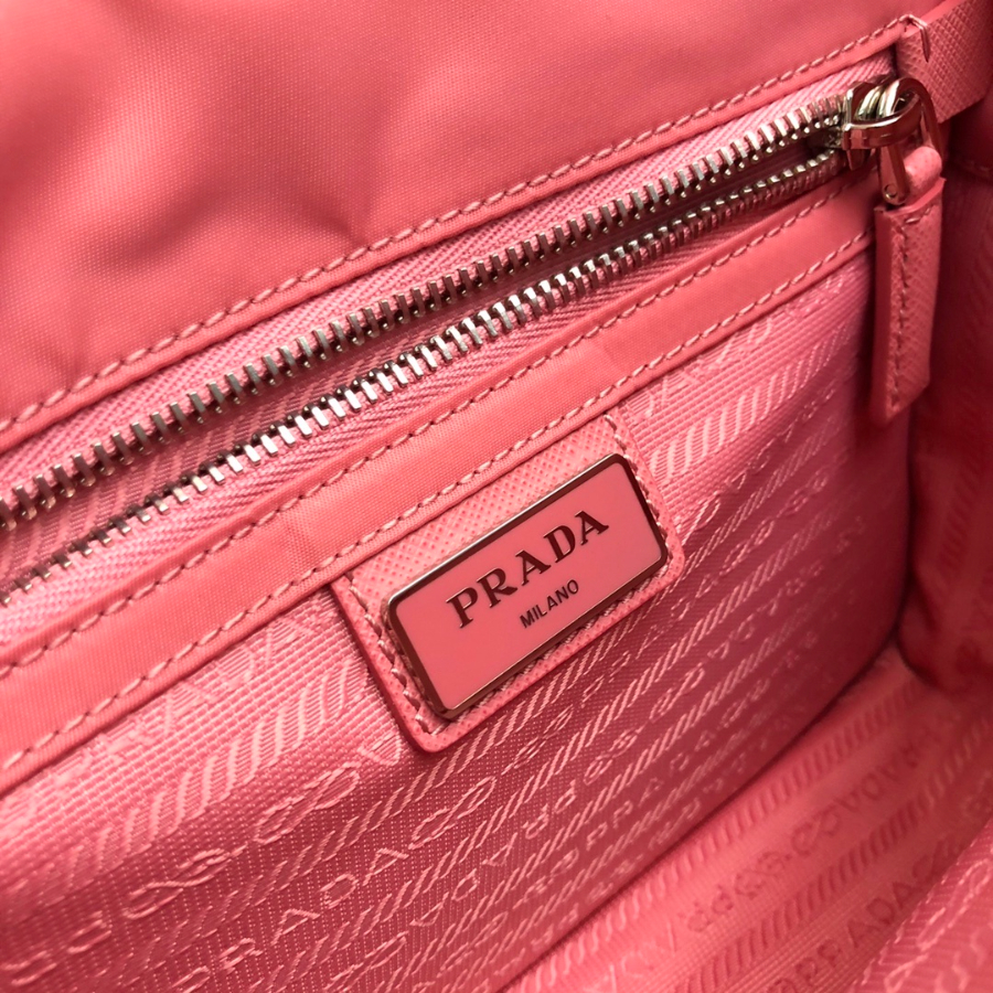 프라다 삼각로고포켓숄더백 핑크9.jpg