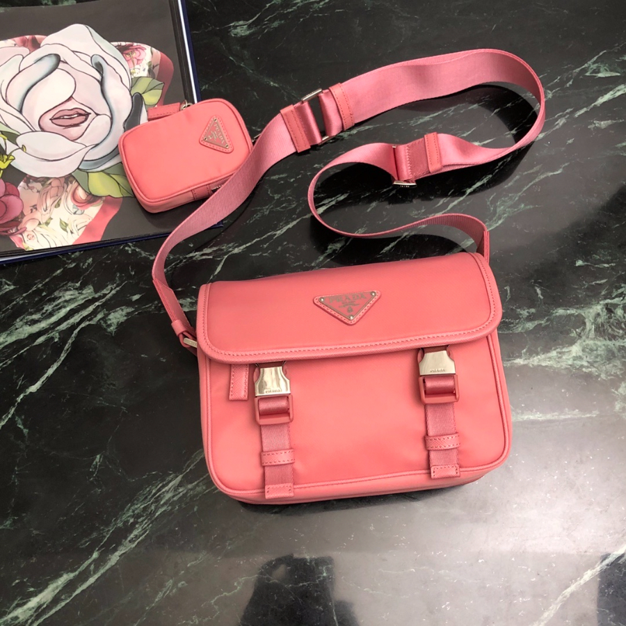 프라다 삼각로고포켓숄더백 핑크4.jpg