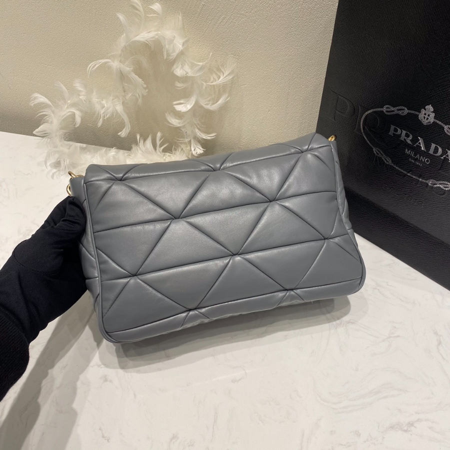 프라다 시스템패치워크숄더백 라이트그레이2.jpg