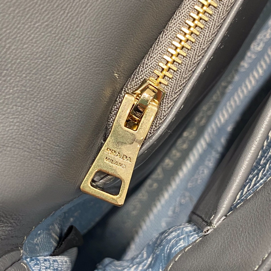 프라다 시스템패치워크숄더백 라이트그레이7.jpg