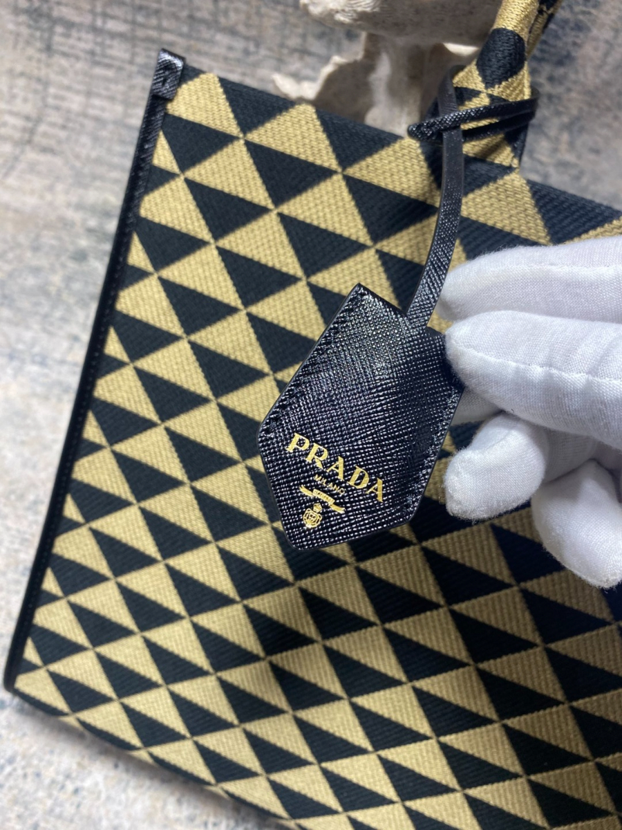 프라다 심볼자카드패브릭라지토트백 옐로우블랙5.jpg