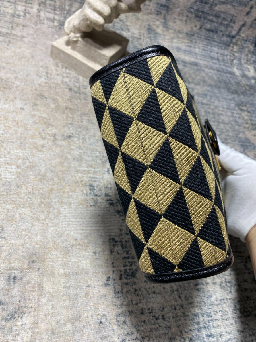 프라다 심볼자카드패브릭마이크로토트백 옐로우블랙4.jpg