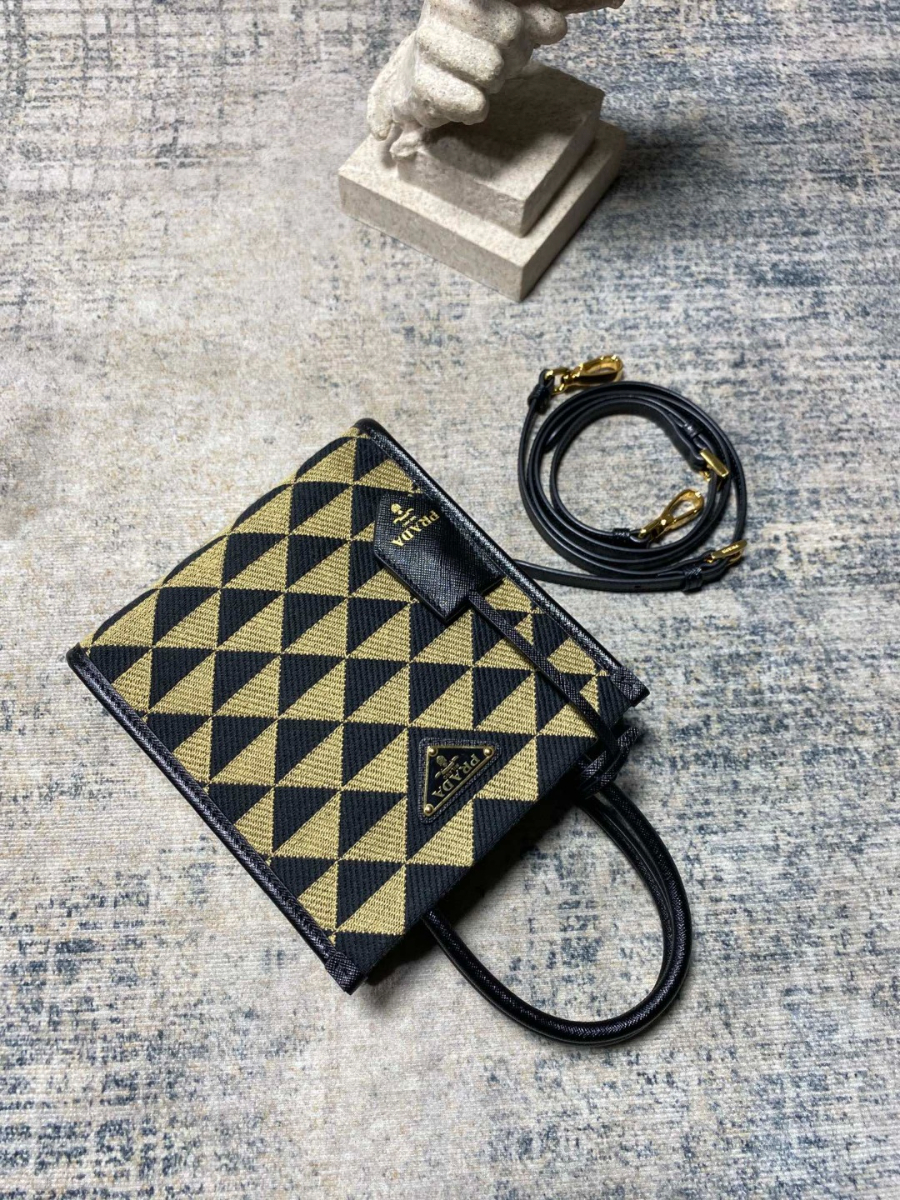 프라다 심볼자카드패브릭마이크로토트백 옐로우블랙3.jpg