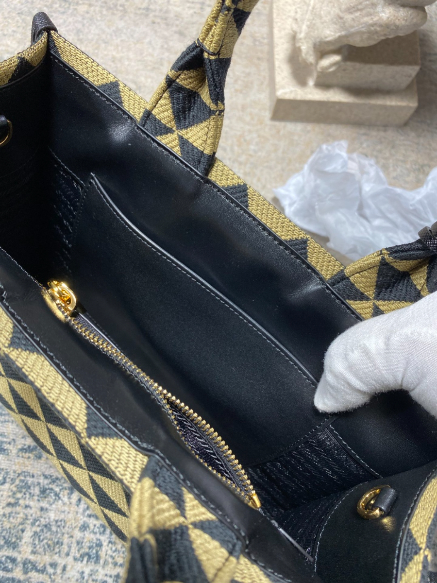 프라다 심볼자카드패브릭스몰토트백 옐로우블랙8.jpg