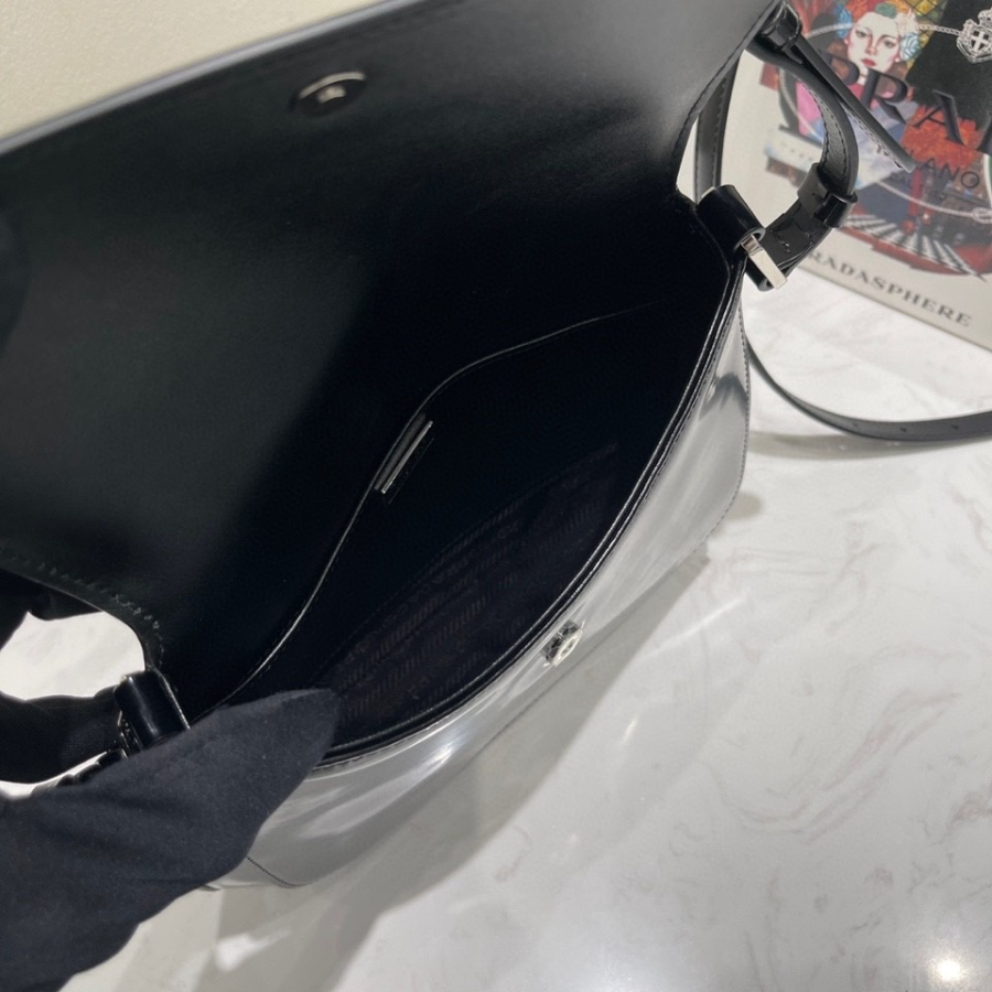 프라다 클레오브러시드숄더백 블랙4.jpg
