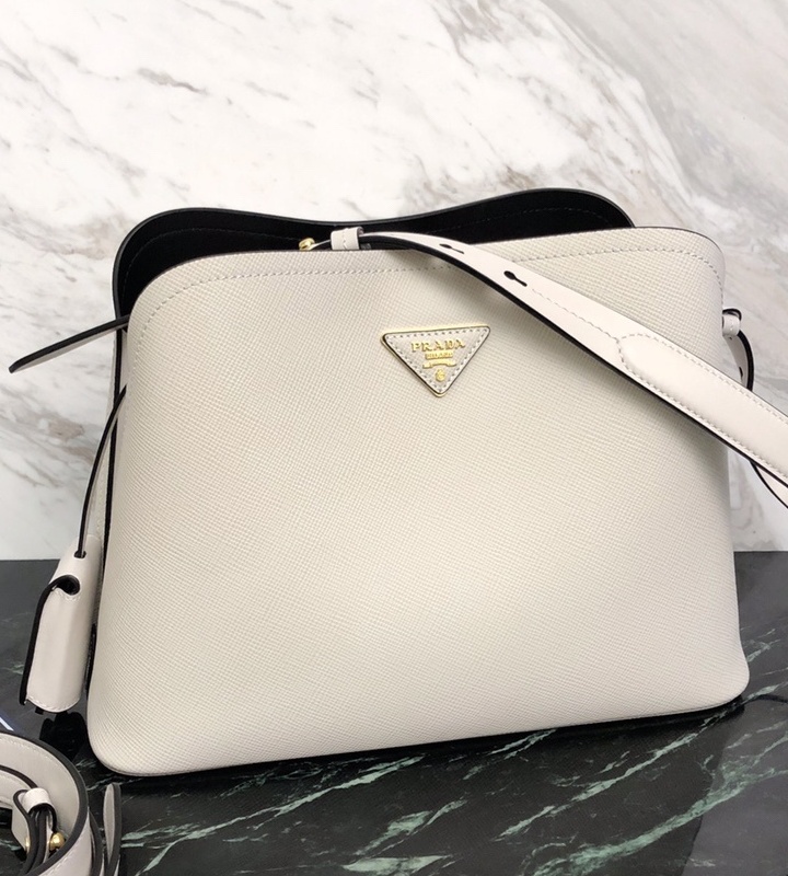 프라다 미디엄마티네숄더백 아이보리1 (1).jpg