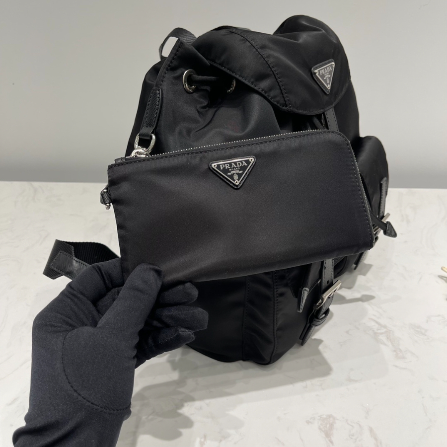 프라다 벨라백팩 블랙6.jpg