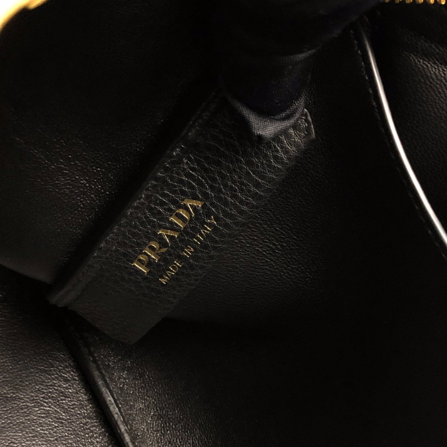 프라다 토트탑핸들백 블랙8.jpg