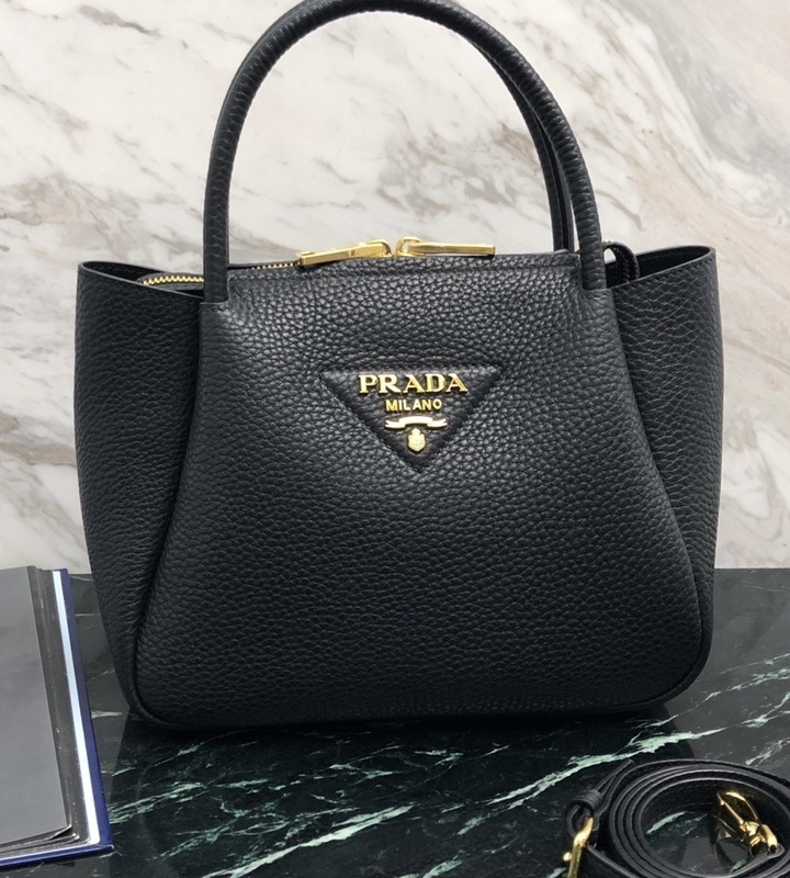 프라다 토트탑핸들백 블랙1 (1).jpg