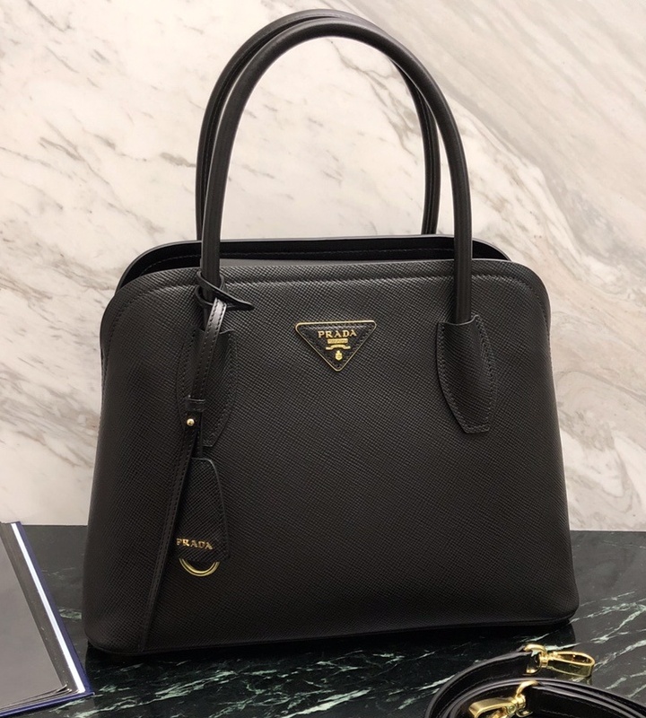 프라다 스몰마티네토트백 블랙1 (1).jpg