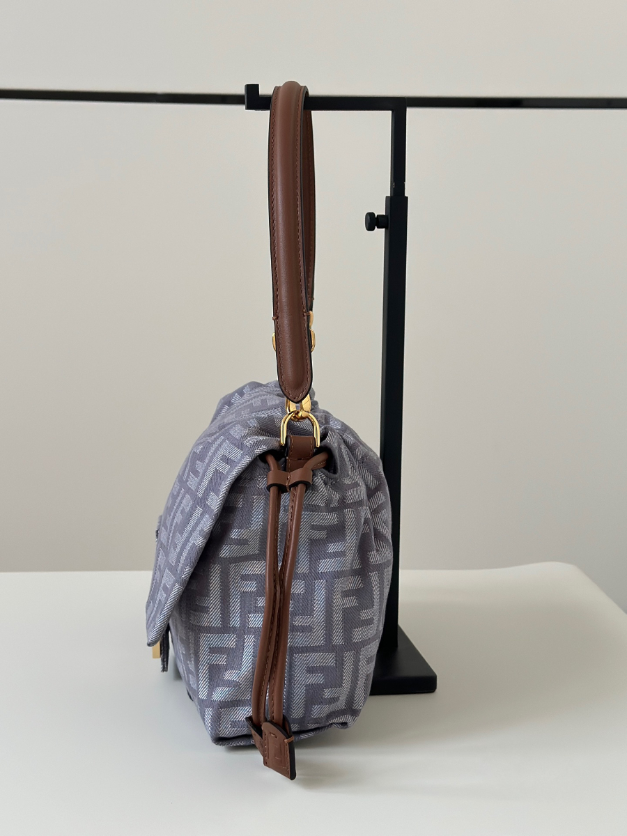 펜디 맘마바게트백미디엄2 블루.jpg