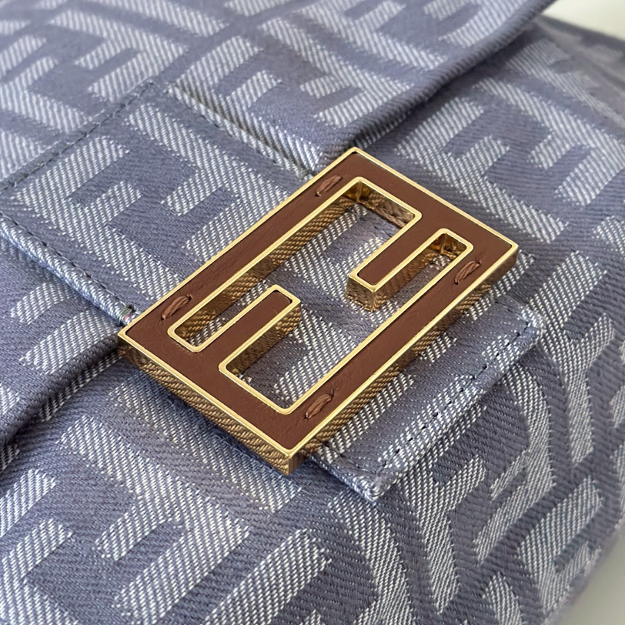 펜디 맘마바게트백미디엄5 블루.jpg