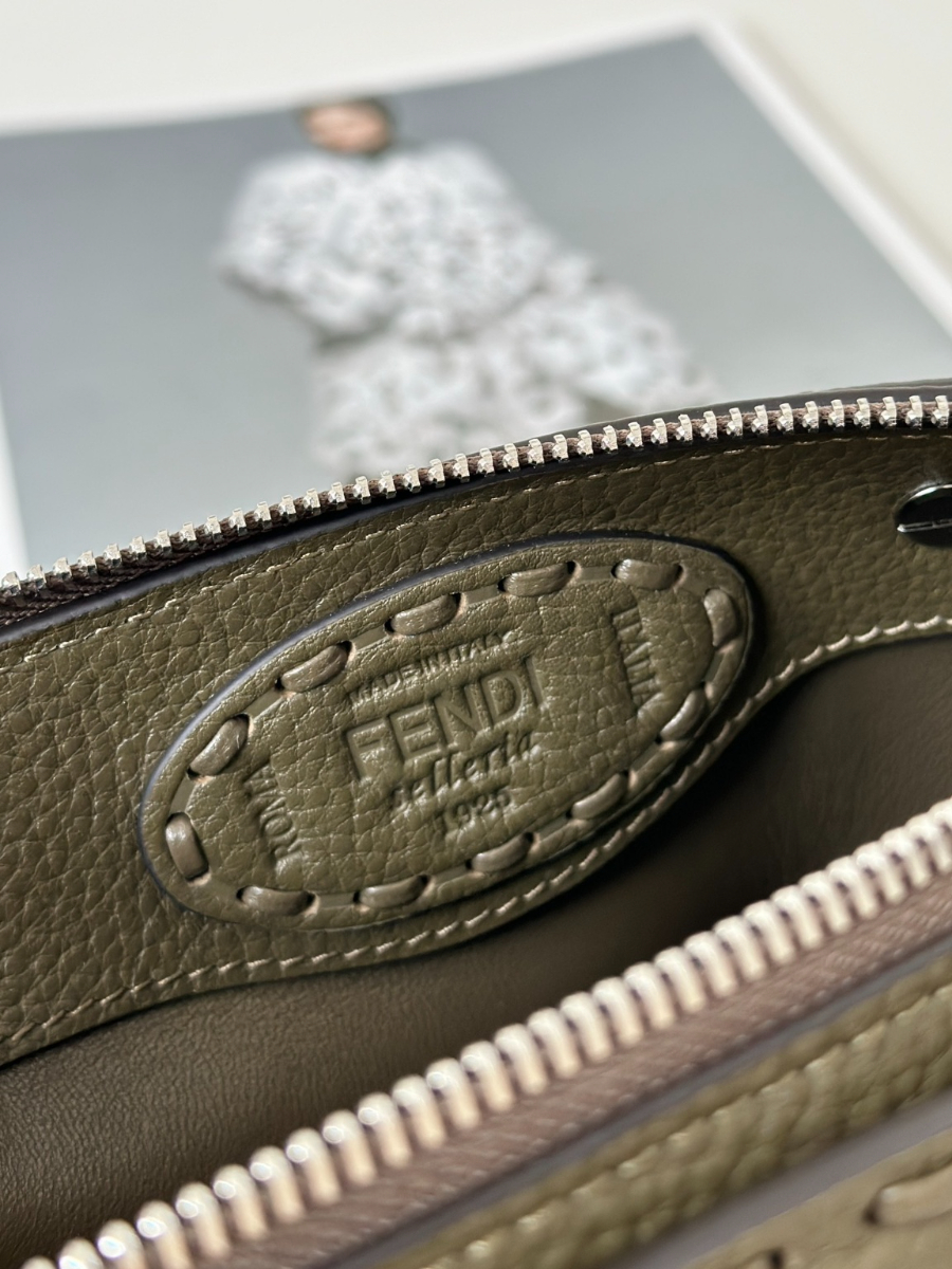 펜디 바이더웨이셀러리아7.jpg