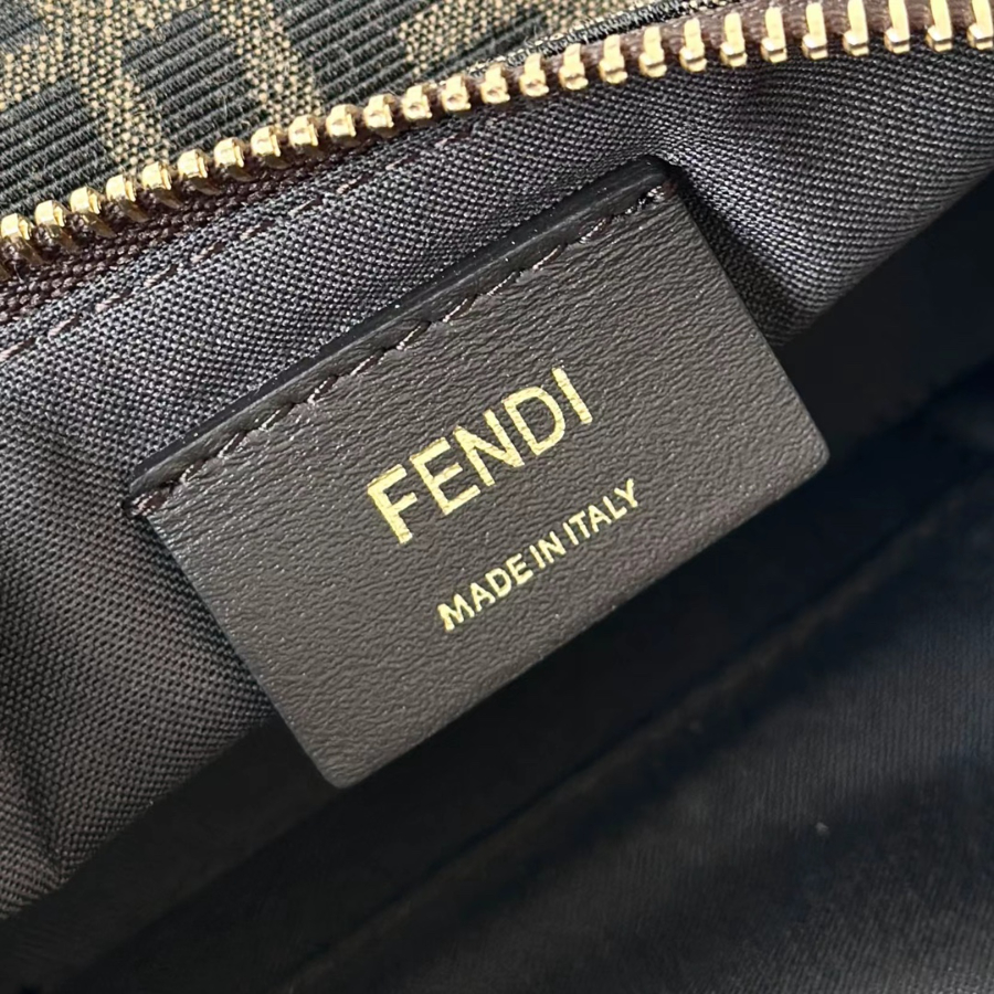 펜디 베니티백 다크브라운7.jpg