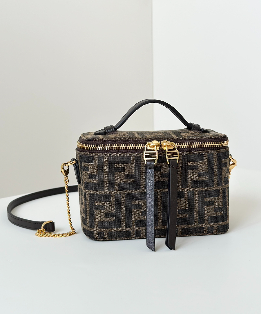 펜디 베니티백 다크브라운2.jpg