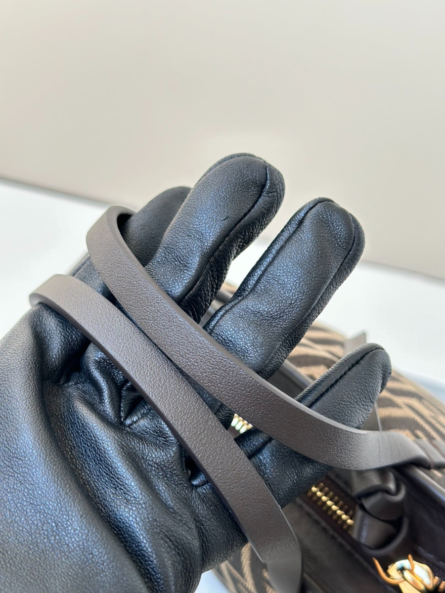 펜디 미니롤백 다크브라운7.jpg