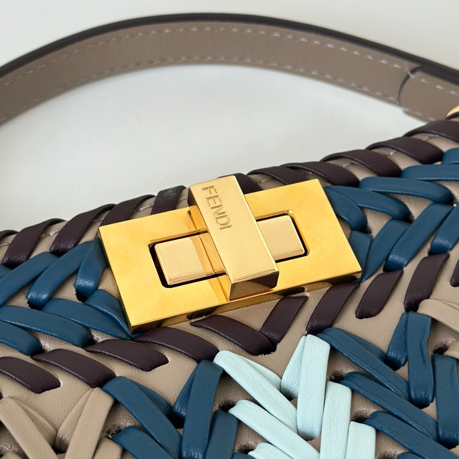 펜디 피카부아이씨유 블루4.jpg