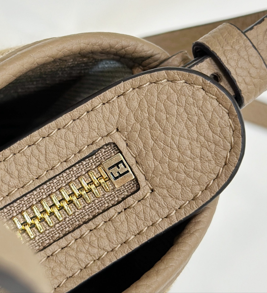 펜디 롤미니토트백 브라운화이트5.jpg