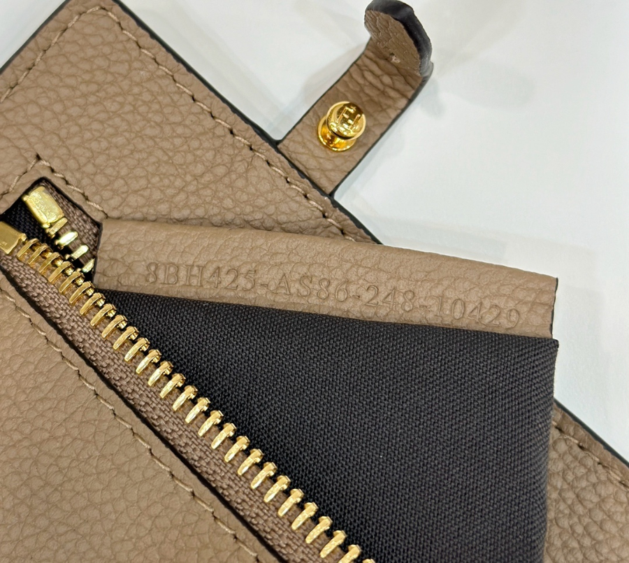 펜디 롤백라지 화이트브라운8.jpg