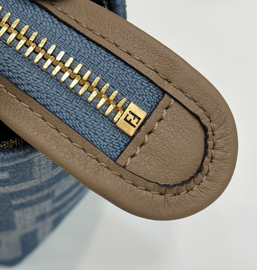 펜디 바이더웨이 블루4.jpg