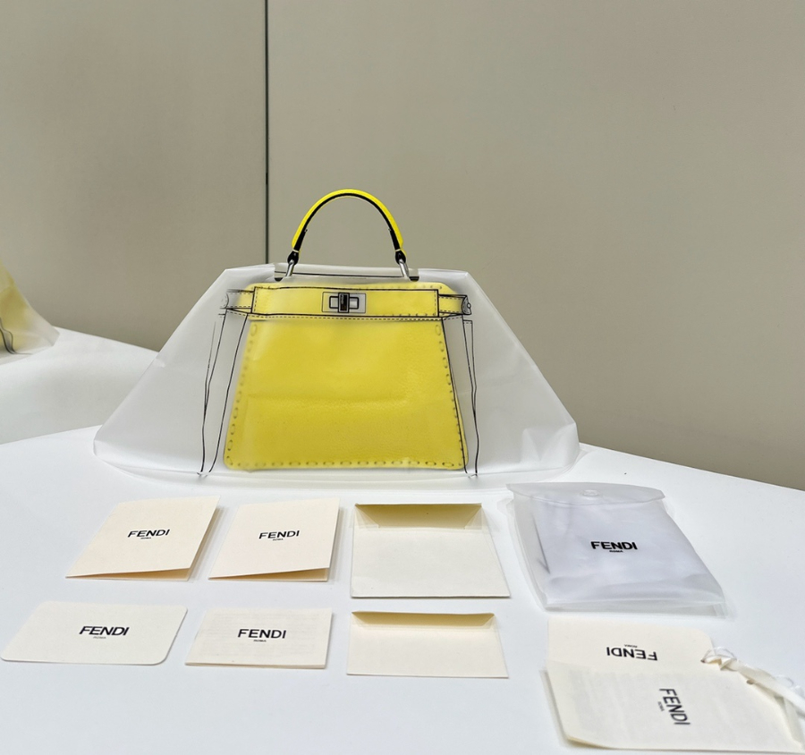 펜디 피카부아이씨유쁘띠 옐로우01.jpg