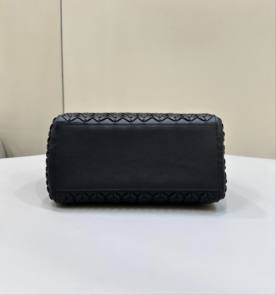 펜디 오리가미미디엄숄더백 블랙5.jpg