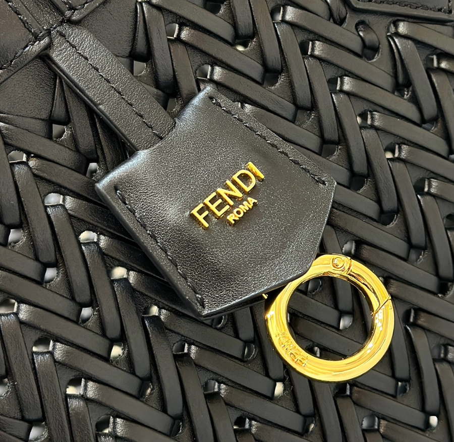 펜디 오리가미미디엄숄더백 블랙7.jpg