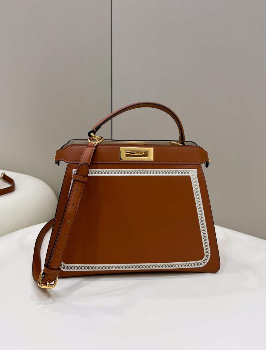 펜디 피카부아이씨유 브라운2.jpg