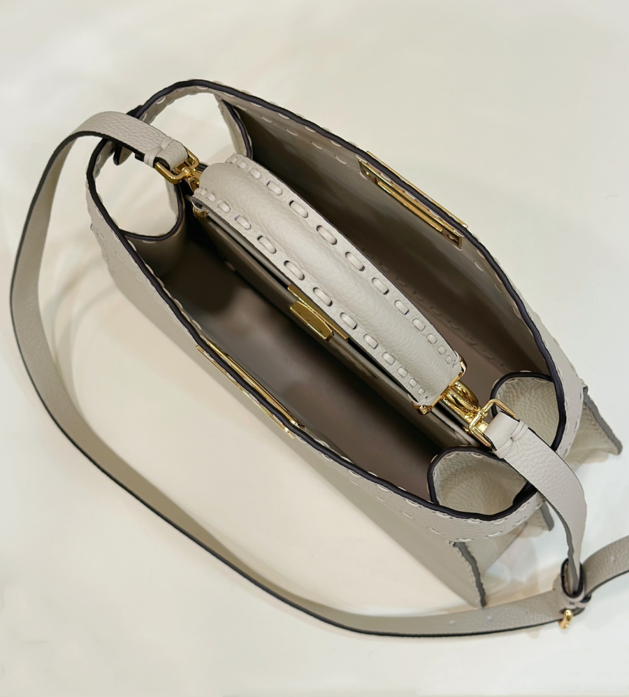 펜디 피카부아이씨유 아이보리9.jpg