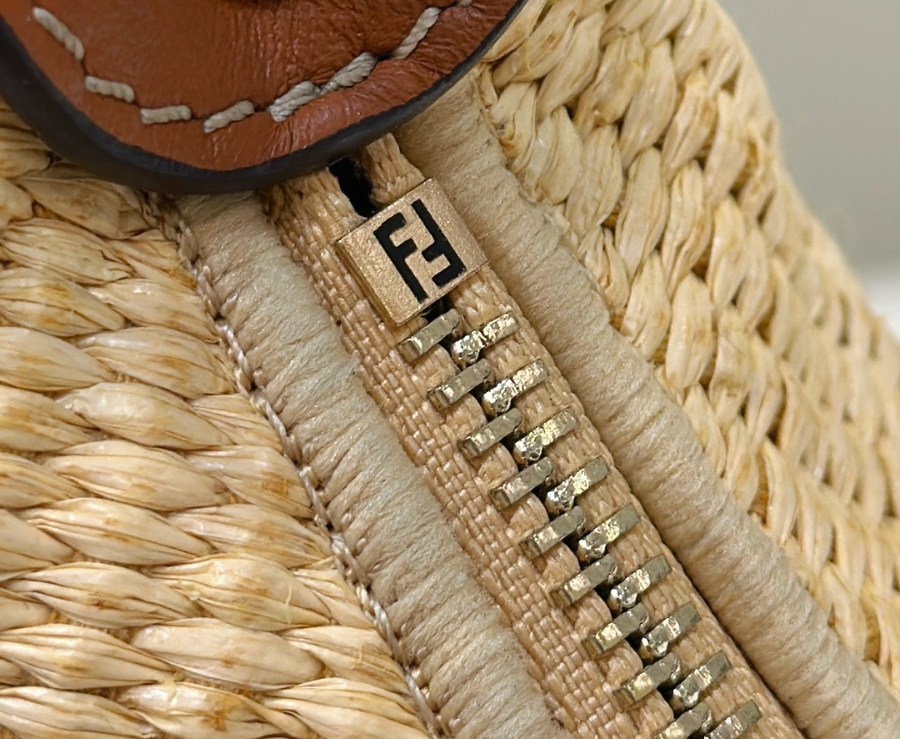 펜디 그라피호보백 라이트브라운4.jpg