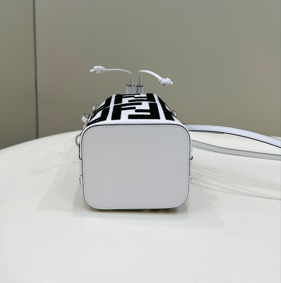 펜디 몬트레조미니버킷백 블랙화이트3.jpg