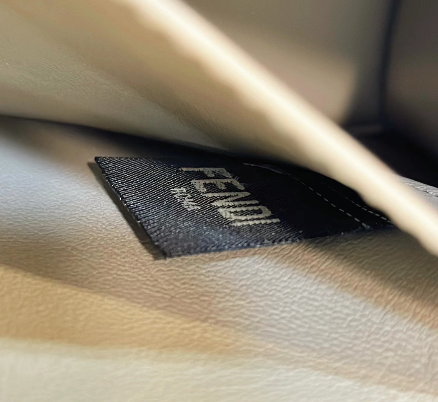 펜디 피카부아이씨유 브라운7.jpg