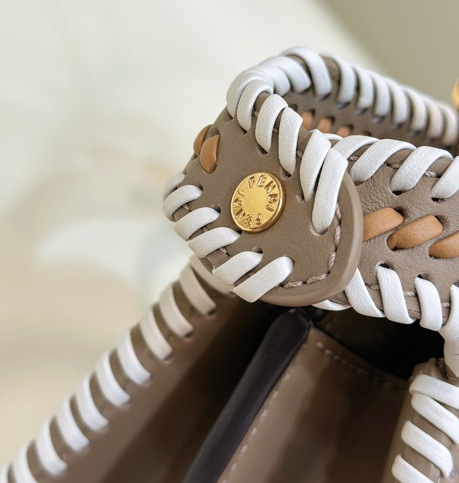 펜디 피카부아이씨유 브라운5.jpg