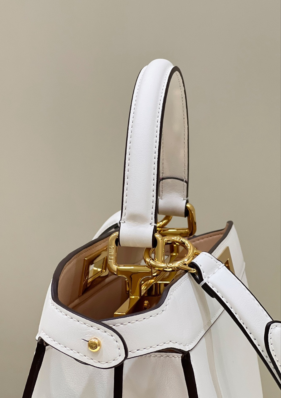 펜디 피카부아이씨유 화이트5.jpg