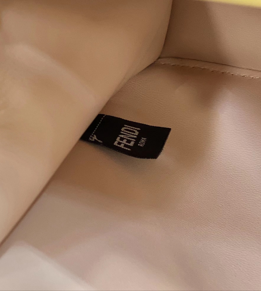 펜디 피카부아이씨유 화이트6.jpg