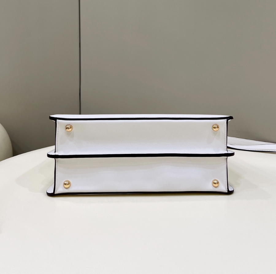 펜디 피카부아이씨유 화이트3.jpg