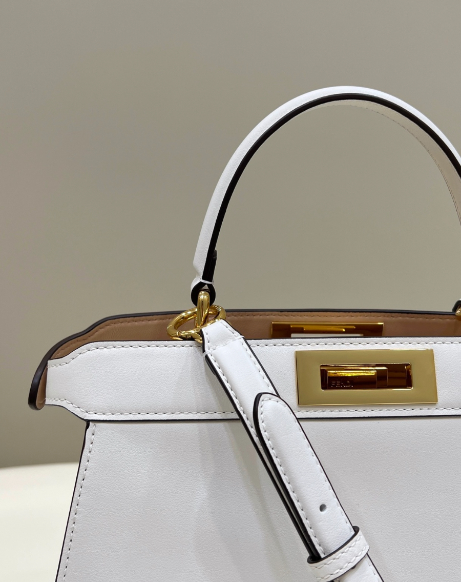 펜디 피카부아이씨유 화이트4.jpg